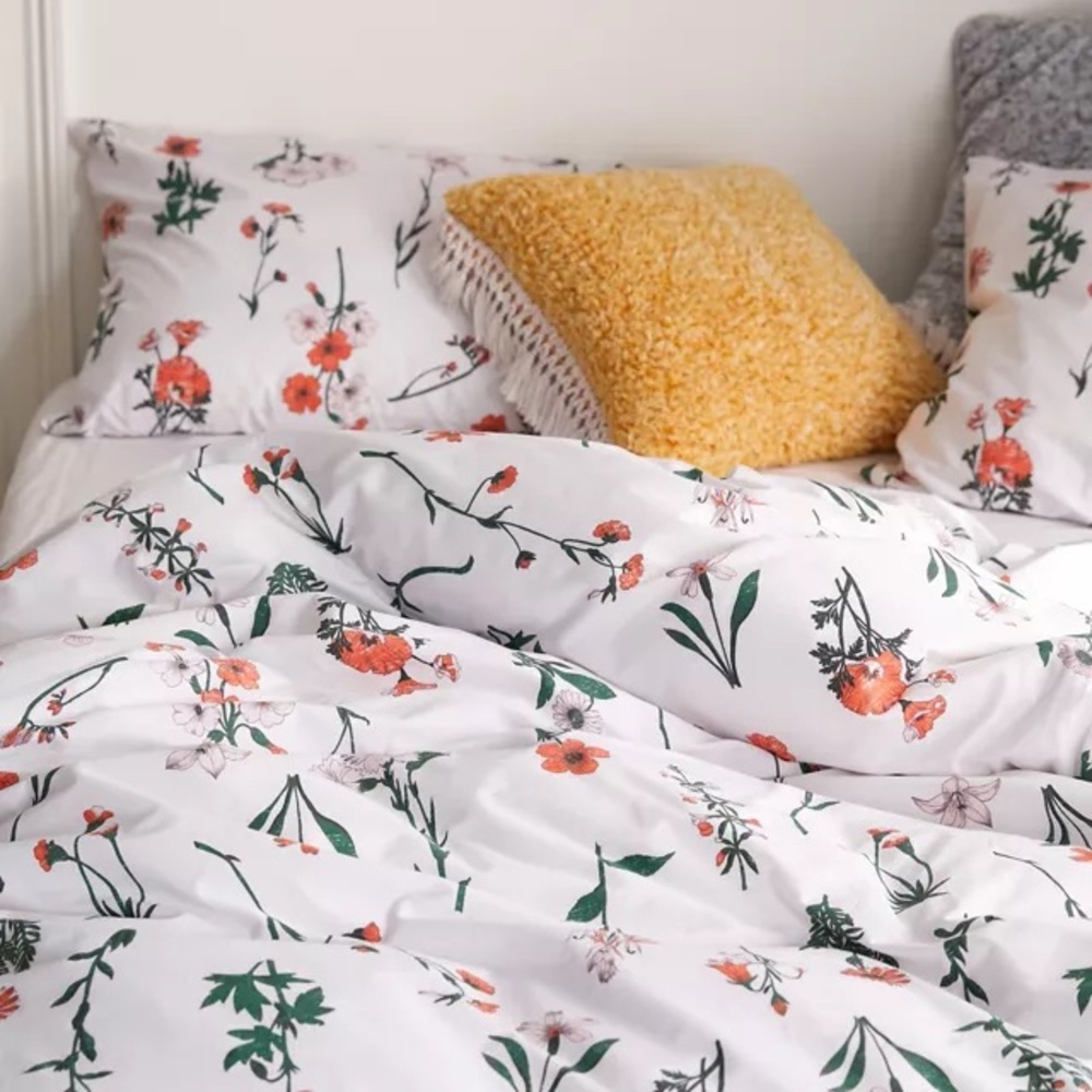 Urban outfitters floral duvet with 2 pillow shams